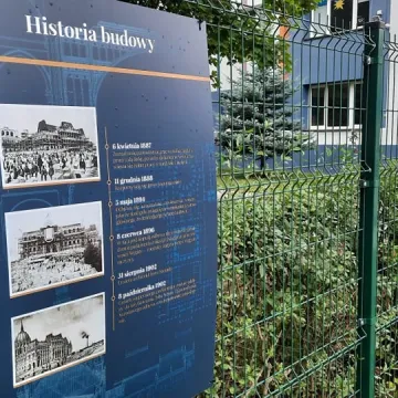 Uliczna wystawa „Parlamentaryzm węgierski” w Radomsku