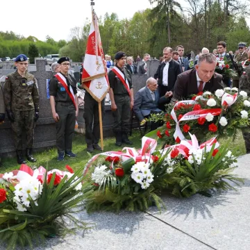 W Bąkowej Górze upamiętniono zamordowanych żołnierzy KWP