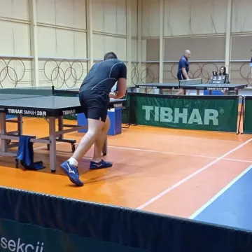 Zmienne szczęście przy tenisowym stole