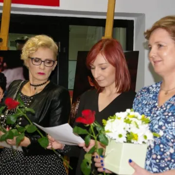 Wygrały z nowotworem. Teraz pozują do zdjęć, by dać siłę chorym kobietom