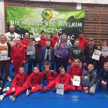 Zapaśnicy ZKS Radomsko wywalczyli 10 medali w Warszawie
