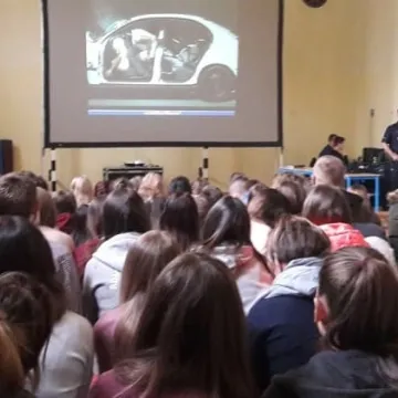 Młody kierowca jako uczestnik ruchu drogowego