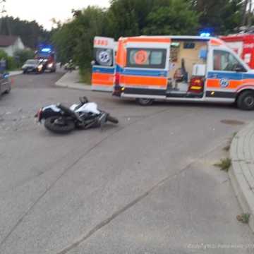 22-letni motocyklista ranny w wypadku. To już 11 w tym roku zdarzenie z udziałem kierowcy jednośladu