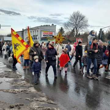 [WIDEO] Orszak Trzech Króli 2025 w Radomsku. „Kłaniajcie się królowie!”