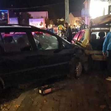 Pijany i bez uprawnień kierowca uszkodził 3 samochody