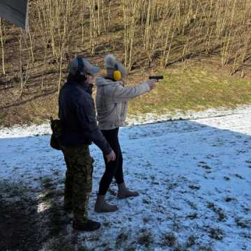 Szkoła Liderów na strzelnicy. Nauka, adrenalina i nowe doświadczenia