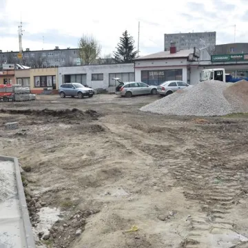 Trwa budowa skweru przy ul. Piastowskiej w Radomsku