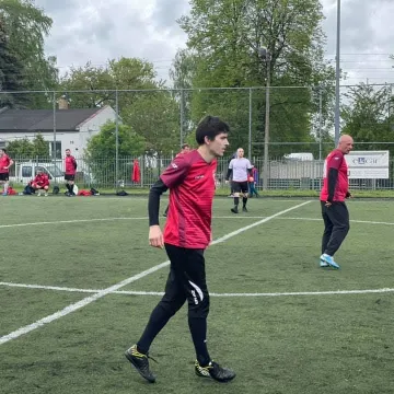 Żubry i Online Team z kompletem punktów w Lidze „Szóstek” w Radomsku