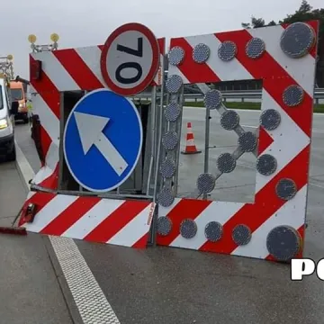 Na A1 kierowca uszkodził przyczepę drogowców i uciekł