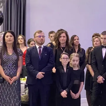 Szampańska zabawa studniówkowa ZSE w Radomsku