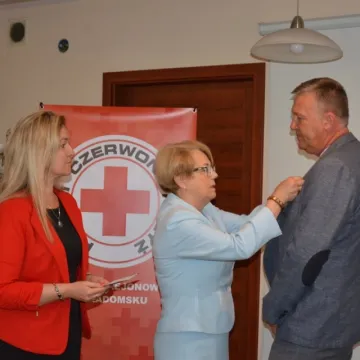 Radomszczańscy honorowi dawcy krwi otrzymali odznaczenia