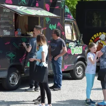 Food trucki opanowały plac 3 Maja