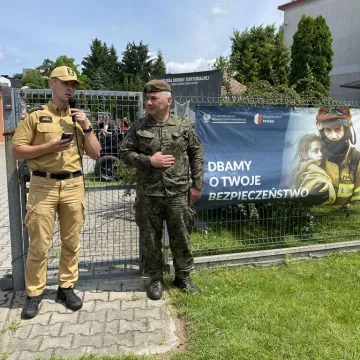 Symulacja wypadku i zarządzanie kryzysowe. Trening 9. Łódzkiej Brygady OT w Radomsku