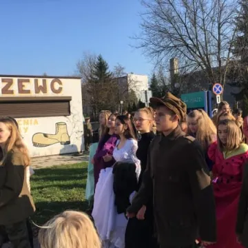 Happening Teatru Źródło „Z Niepodległą w sercu”