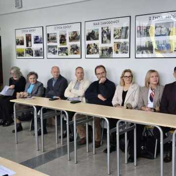 Uczniowie z gminy Kamieńsk rywalizowali w konkursie wiedzy o historii Kamieńska