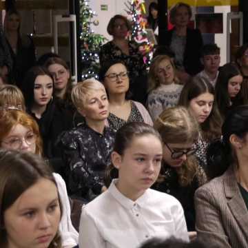 [WIDEO] Konkurs im. Baczyńskiego: młodzi artyści z powiatu radomszczańskiego zaprezentowali swoje talenty