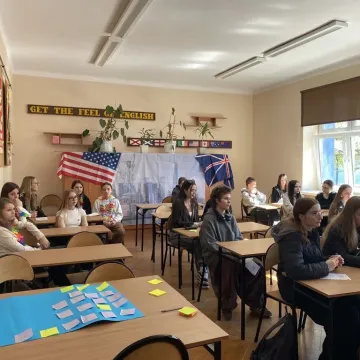 Dzień Owarty w II LO w Radomsku. Ósmoklasiści poznali szkołę od środka