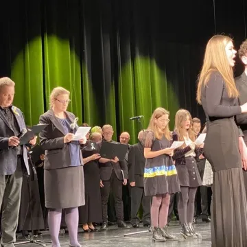 Koncert „Radomsko dla Ukrainy” w MDK w Radomsku