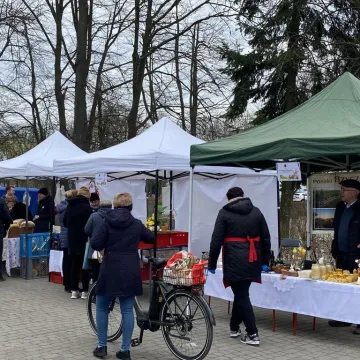 Domowe wypieki, wędliny i ozdoby. Tak wyglądał V powiatowy kiermasz wielkanocny