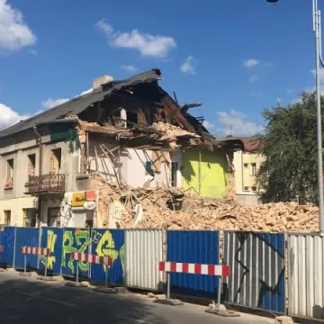 Kamienica przy Reymonta przechodzi do historii 