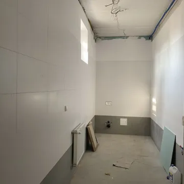 Trwa remont biblioteki w Radomsku. Zmienia się wnętrze i elewacja budynku