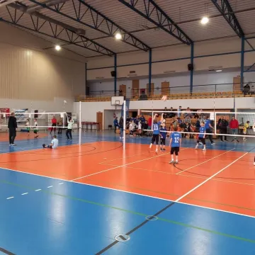 Pierwszy w Radomsku siatkarski turniej minisingielków