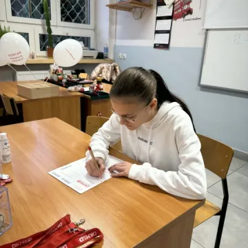 „Komórkomania” w ZSDiOŚ. Uczniowie i nauczyciele wsparli DKMS