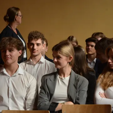 Medale i nagrody dla pracowników powiatowych placówek oświatowych