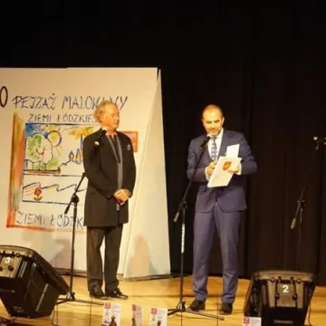 Powiat malowany na wystawie w Łodzi