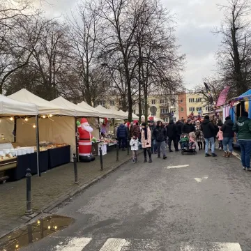 Plac 3 Maja w Radomsku zamienił się w świąteczne miasteczko