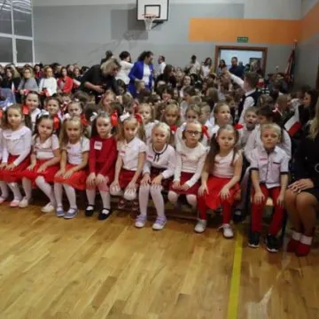 Koncert „Tobie Polsko” w PSP nr 8 w Radomsku