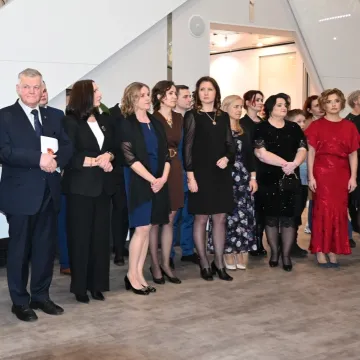 Polonez i odliczanie do matury. Studniówka ZSE w Radomsku