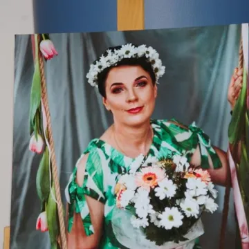 Wygrały z nowotworem. Teraz pozują do zdjęć, by dać siłę chorym kobietom