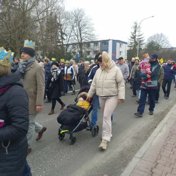 Orszak Trzech Króli w Radomsku: radość i kolędy
