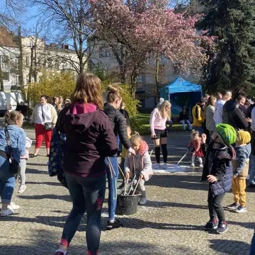 Kolory i bańki mydlane w centrum Radomska