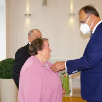 Złoci Małżonkowie uhonorowani medalami