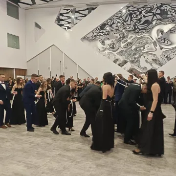 Studniówka 2024: bal maturzystów radomszczańskiego „mechanika”