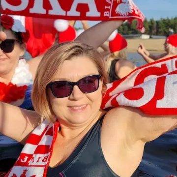 Biało-czerwone Morsy z Radomska uczciły niepodległość