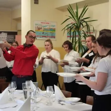 Kursy kelnerskie w Ekonomiku