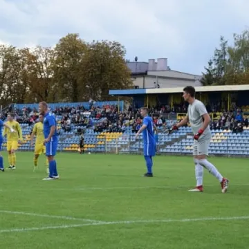 Nareszcie wygrana! RKS Radomsko – Świt Nowy Dwór Maz. 2:1