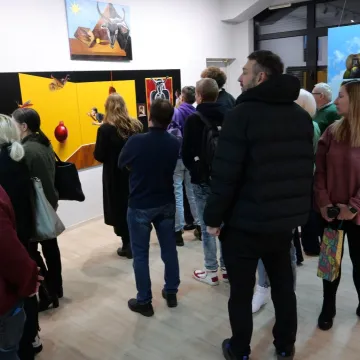 Wystawa Artura Wawrzkiewicza pt. „Ludzie (Nie) zwierzęta” w MDK