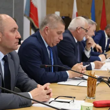 Ostatnia w tej kadencji sesja Rady Miejskiej w Radomsku. Została zwołana w trybie nadzwyczajnym