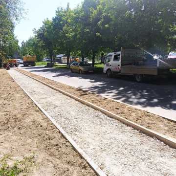 Trwa remont chodnika na ul. Krzywoustego w Radomsku