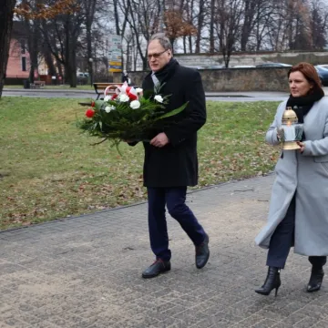 Władze Radomska upamiętniły rocznicę wyzwolenia miasta