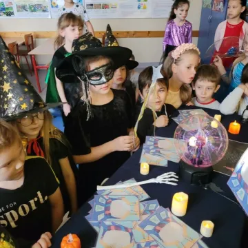 Uczniowie PSP 7 w Radomsku świętowali andrzejki