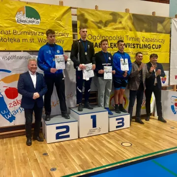 UKS „Zapaśnik” Radomsko ze stolicy wraca z workiem medali
