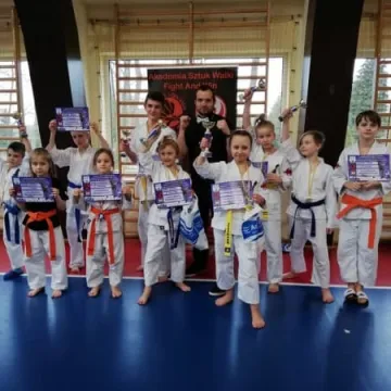 Złoty team Klubu Karate Radnori