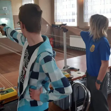 Strzeleckie sukcesy zawodników OKSS „10-tka”