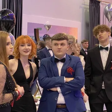 Szampańska zabawa studniówkowa ZSE w Radomsku