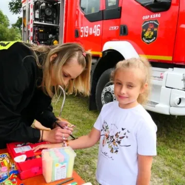 Strażacki piknik rodzinny w Dąbrówce zintegrował mieszkańców